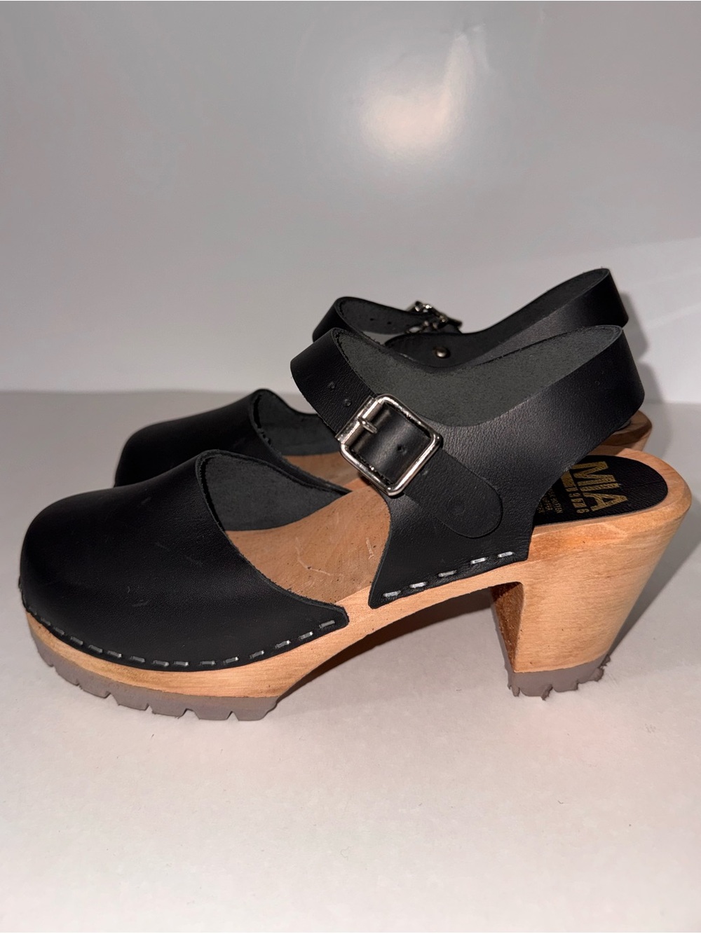 MÍA ABBA clogs